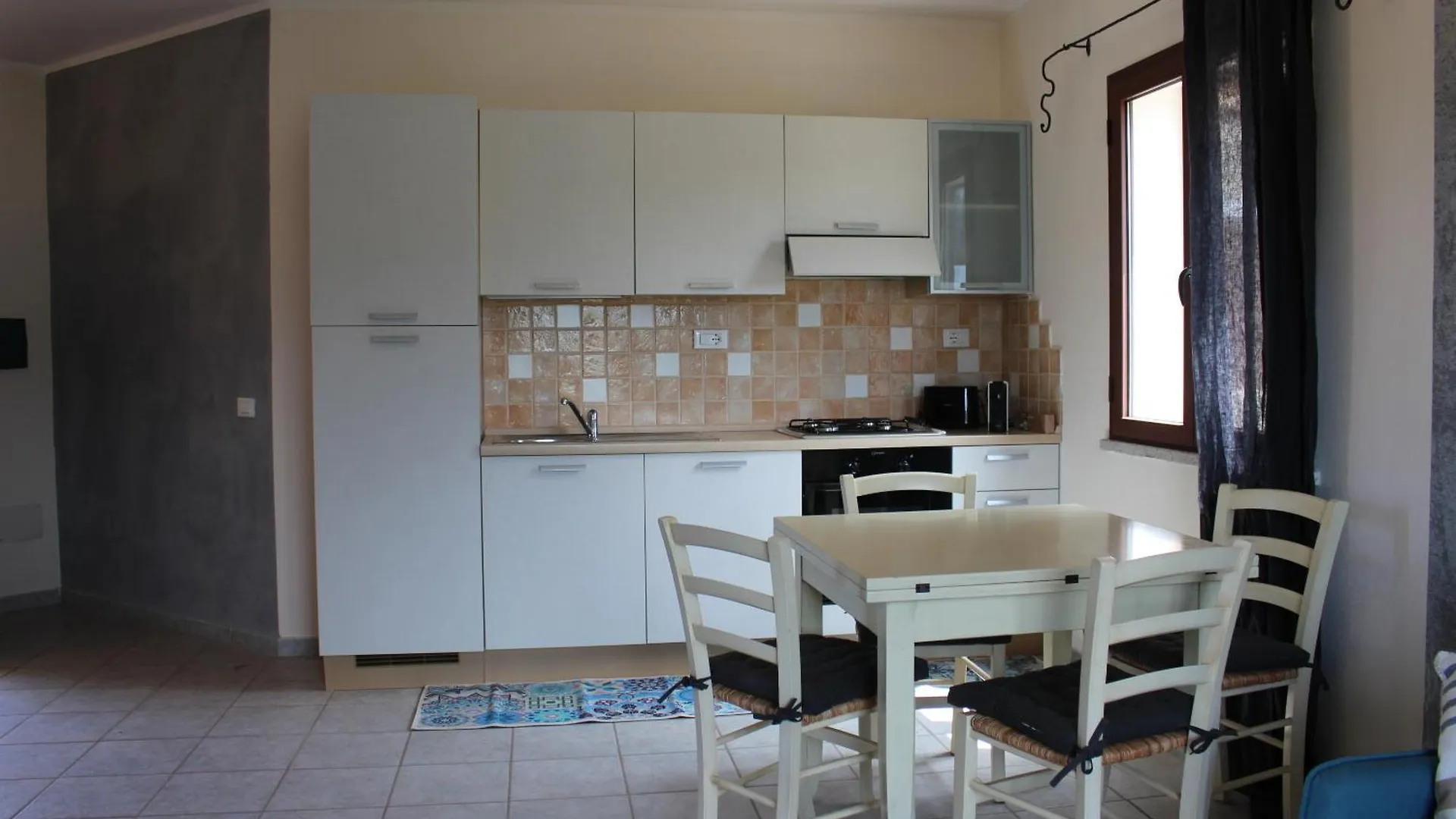 Appartamento 8 - Residence Lo Spigolo Valledoria  0*, Valledoria (Sardinia)